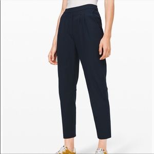 Essential High Rise Trouser